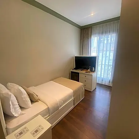 Dbd Bayrakli 호텔 *